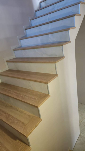 Картинка товара ступень из кварцвинила republic floor grizzly/fly STRENACG010 parketcity-ufa.ru