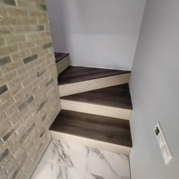 Картинка товара ступень из кварцвинила republic floor grizzly/buzz STRENACG015 parketcity-ufa.ru