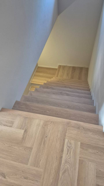 Картинка товара ступень из кварцвинила republic floor grizzly/fly STRENACG010 parketcity-ufa.ru