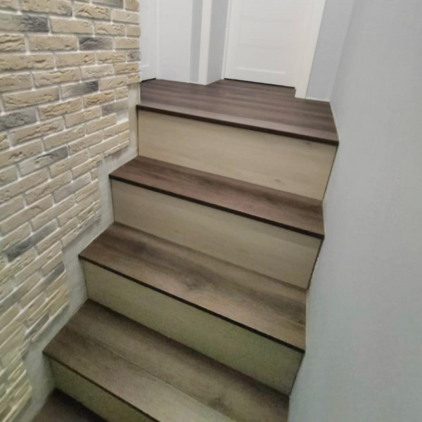 Картинка товара ступень из кварцвинила republic floor grizzly/buzz STRENACG015 parketcity-ufa.ru