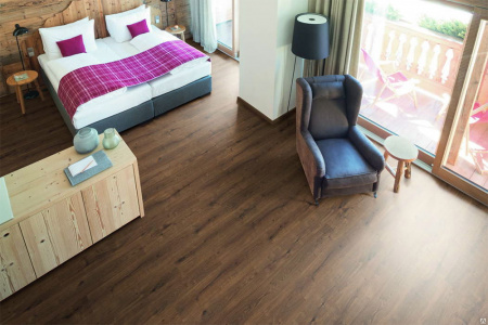 Картинка товара ламинат egger 8/32 4v classic 075 дуб даннингтон темный EPL075 parketcity-ufa.ru