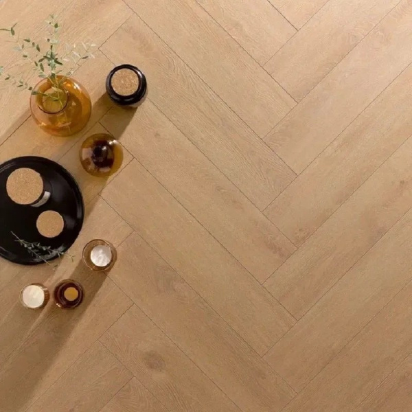 Картинка товара ламинат alsafloor 8/33 elegant br herringbone 525 калиссон (chene calisson) 011218 parketcity-ufa.ru