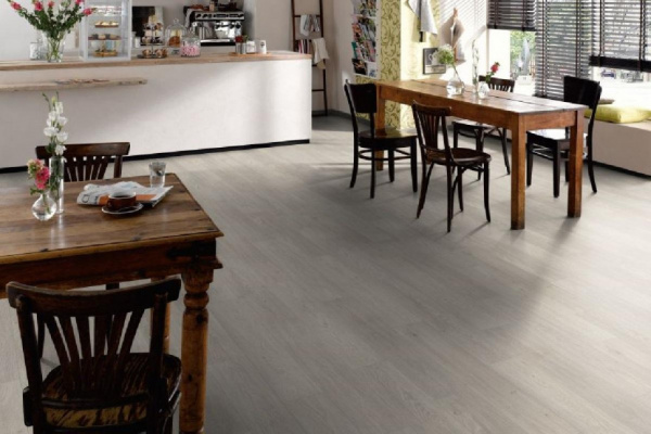 Картинка товара ламинат egger 12/33 4v classic 143 дуб чезена белый EPL143 parketcity-ufa.ru