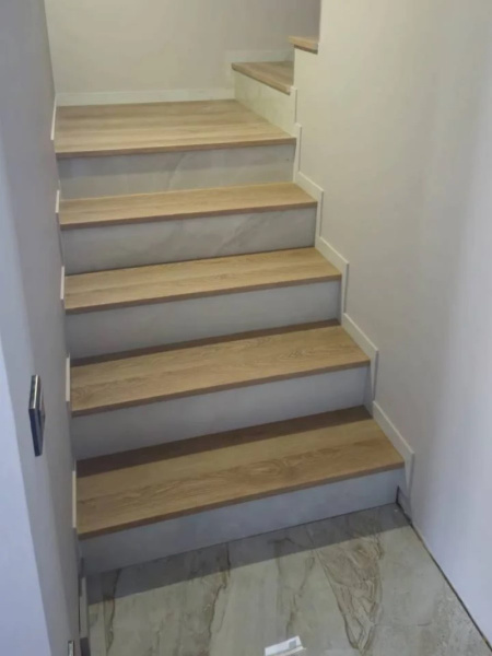 Картинка товара ступень из кварцвинила republic floor grizzly/fly STRENACG010 parketcity-ufa.ru